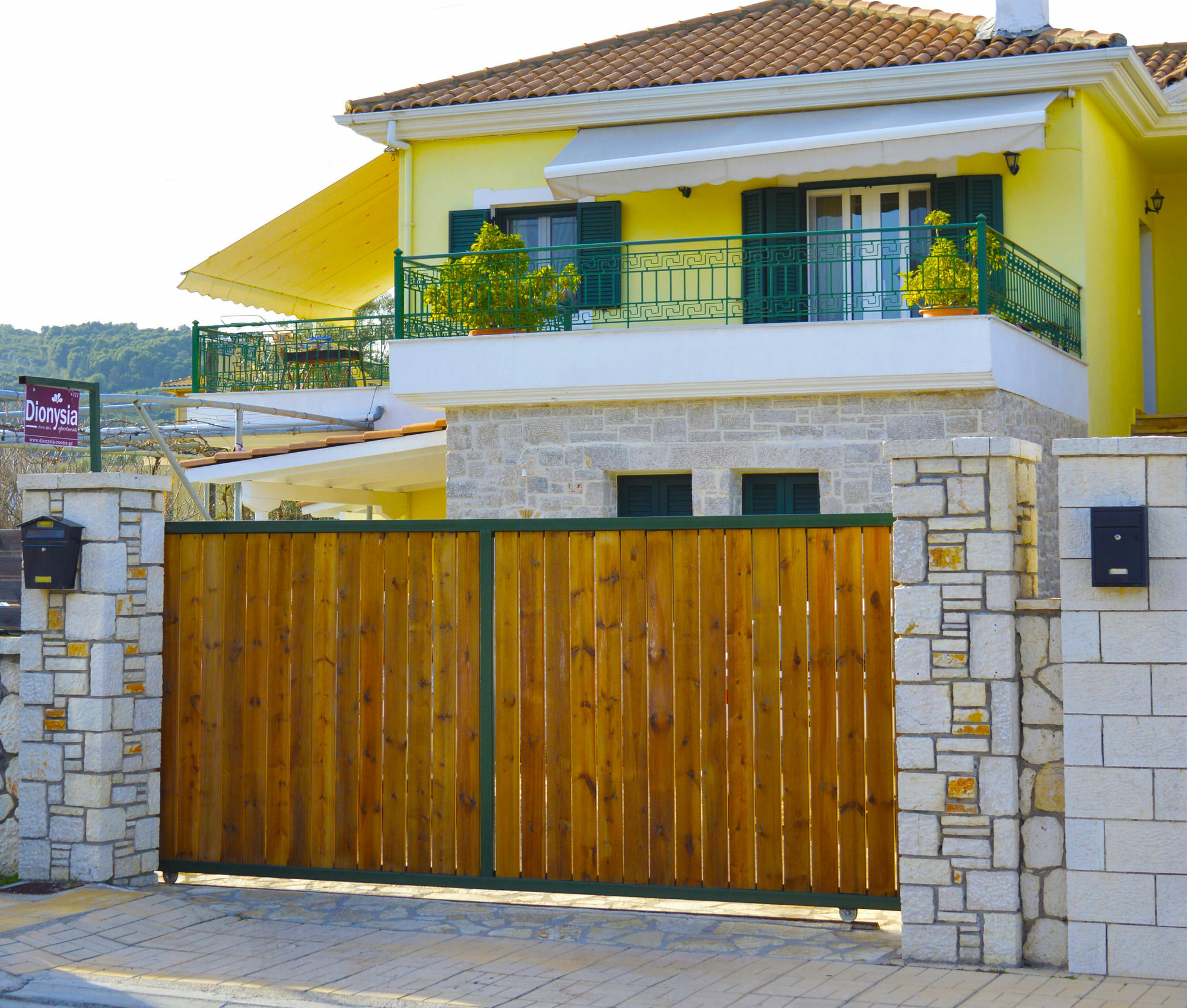 Dionysia Apartment